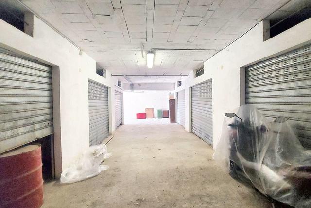 Garage in vendita