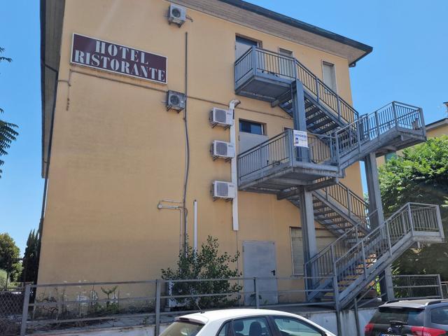 #2537252 Albergo 3 stelle con 27 camere e appartamento in vendita - foto 2