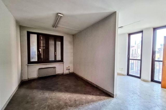 Studi privati in vendita