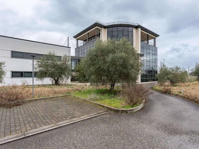 #2537510 Capannoni industriali con ufﬁci ad Altopascio in vendita - foto 3