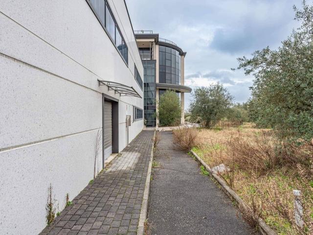 #2537510 Capannoni industriali con ufﬁci ad Altopascio in vendita - foto 5