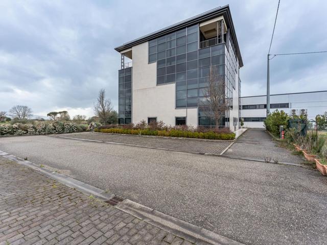 #2537510 Capannoni industriali con ufﬁci ad Altopascio in vendita - foto 6