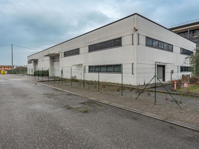 #2537510 Capannoni industriali con ufﬁci ad Altopascio in vendita - foto 8