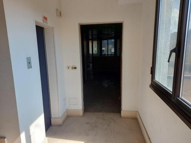 #12822 Affitto/Vendita Ampio ufficio con autorimessa in edificio commerciale in vendita - foto 9