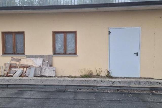 Magazzini in vendita
