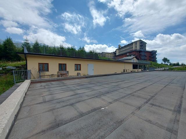 Magazzini in vendita