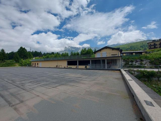 Magazzini in vendita