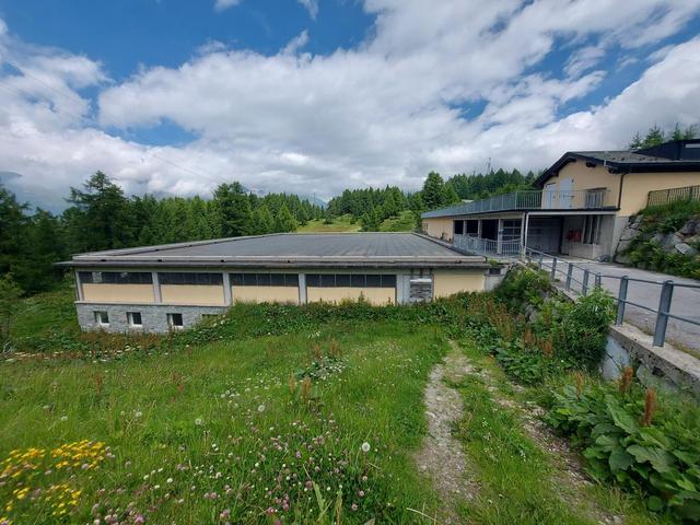 Magazzini in vendita