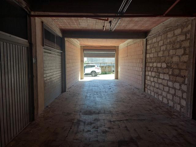 Garage in vendita