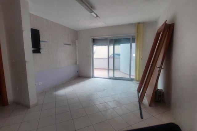 #24694 Ufficio con garage e posto auto coperto in vendita - foto 5