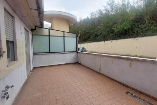 #24694 Ufficio con garage e posto auto coperto in vendita - foto 1