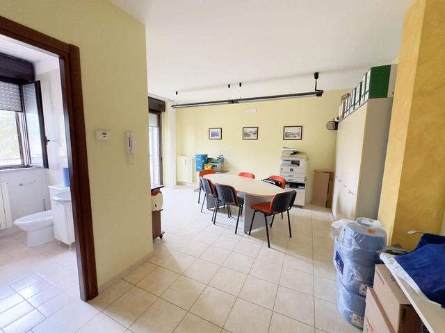 #21641 Ufficio in palazzina polifunzionale in vendita - foto 1