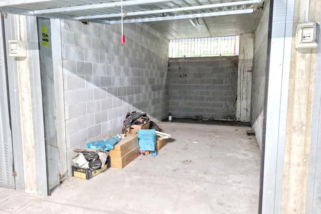 Garage in vendita