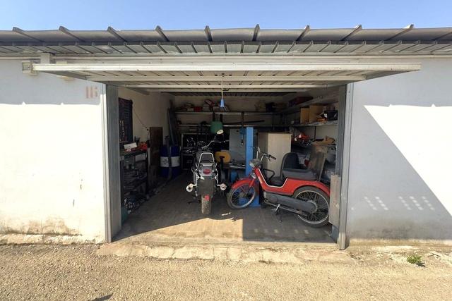Garage in vendita