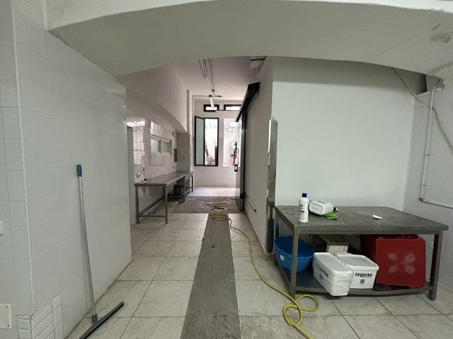 Magazzini in vendita