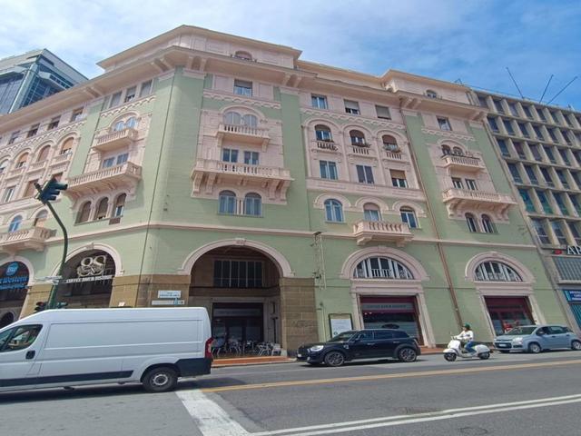 #2536063 Complesso commerciale-direzionale in posizione strategica in vendita - foto 3