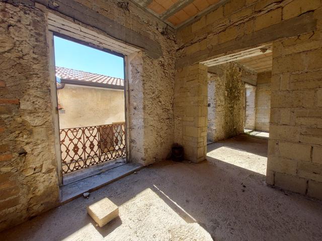 Palazzi in vendita