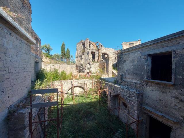 Palazzi in vendita