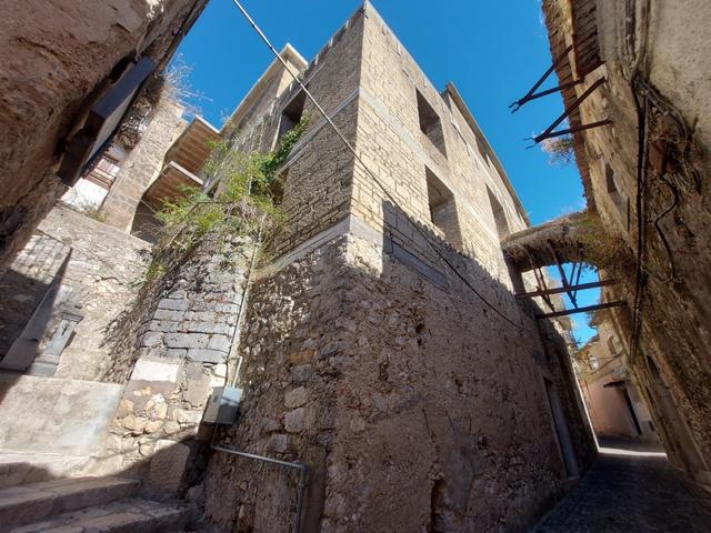 Palazzi in vendita