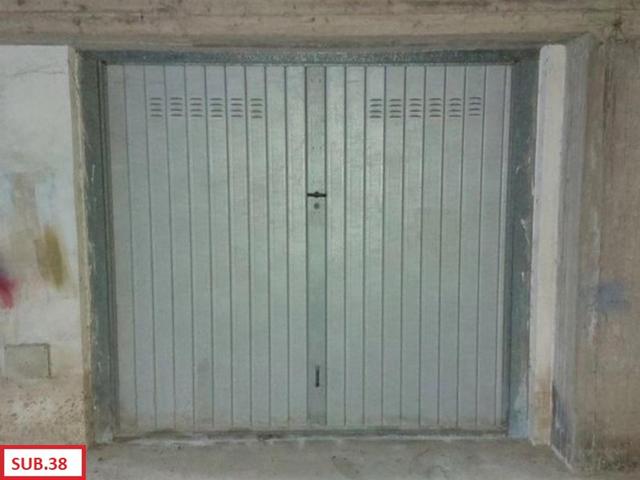 Garage in vendita