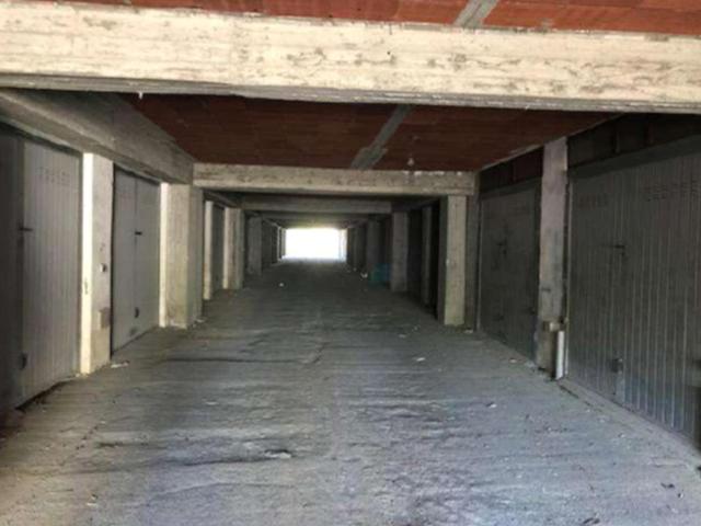 Garage in vendita