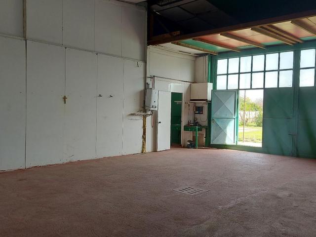 Magazzini in vendita