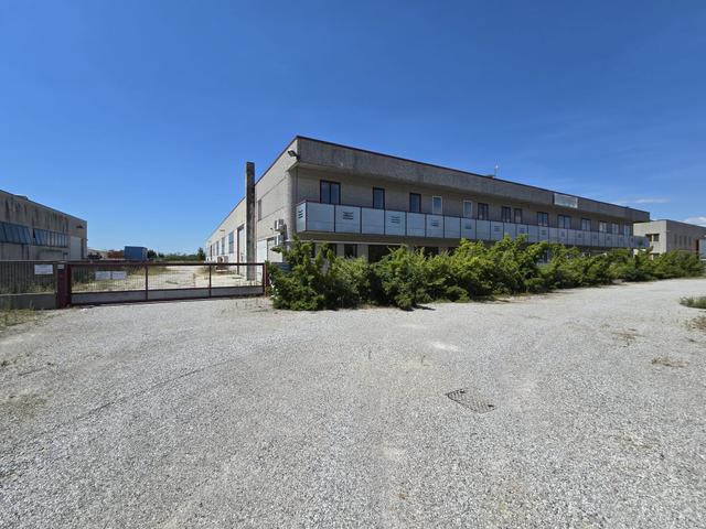 Stabilimenti produttivi in vendita
