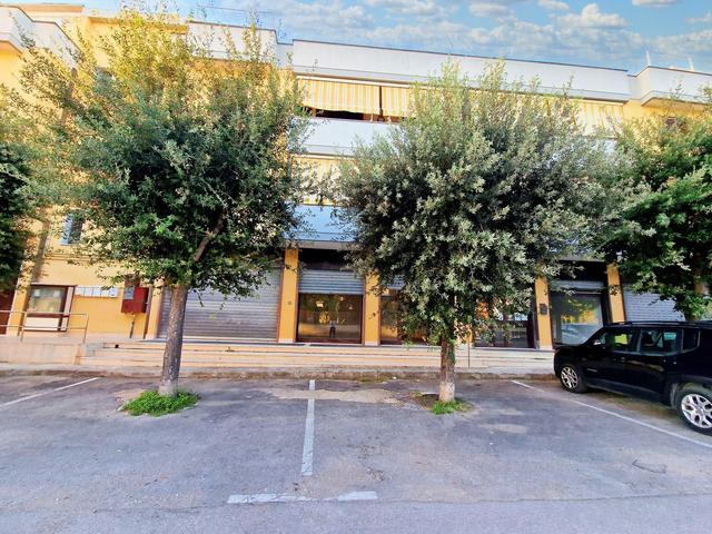 Negozi in vendita