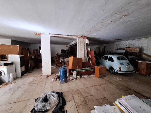 Magazzini in vendita