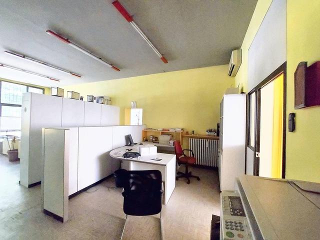 #24199 Ufficio con magazzino e parcheggi in vendita - foto 16