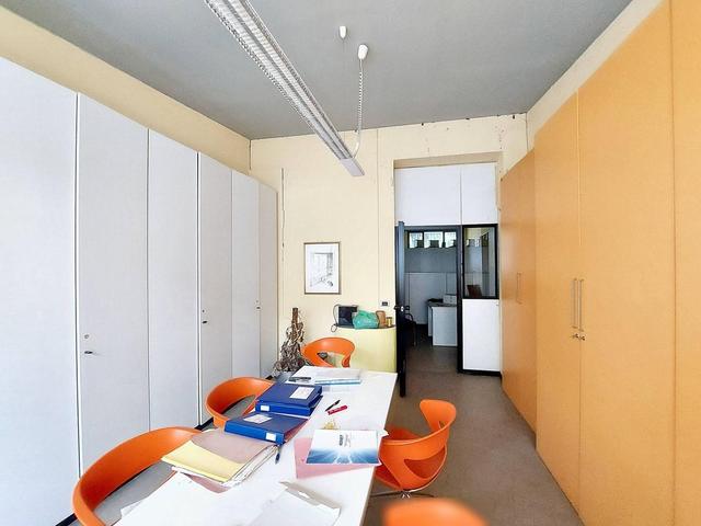 #24199 Ufficio con magazzino e parcheggi in vendita - foto 3