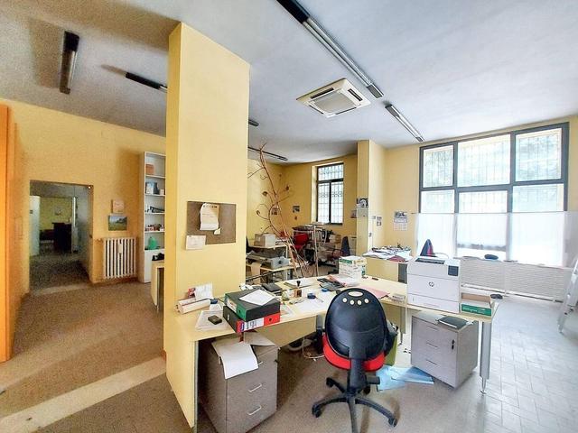 #24199 Ufficio con magazzino e parcheggi in vendita - foto 2
