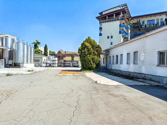 Stabilimenti produttivi in vendita