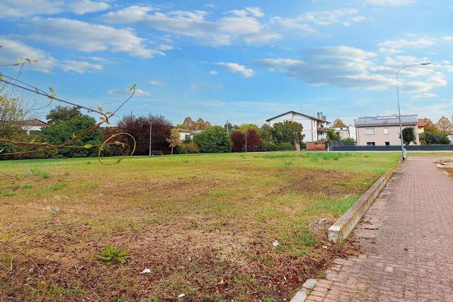#24427 Terreno edificabile di 645 mq in vendita - foto 2