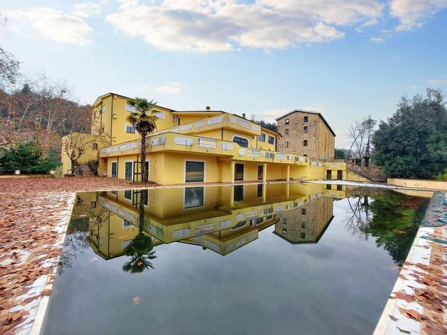 #19584 Complesso ricettivo con piscina in vendita - foto 1