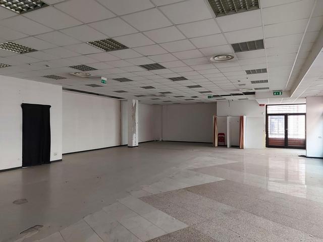 #2655 Ampio negozio con locale autorimessa in vendita - foto 19