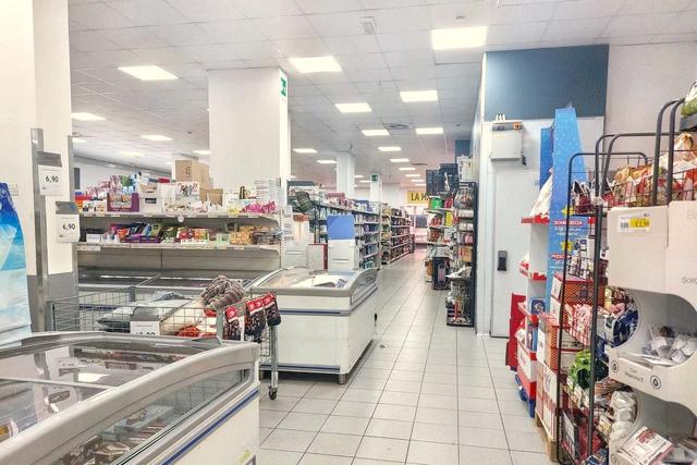 #2537369 Negozio e cantina in edificio polifunzionale in vendita - foto 4