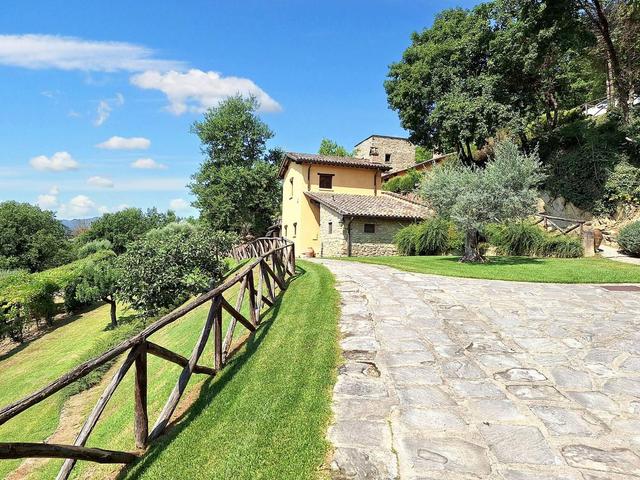 Alberghi in vendita