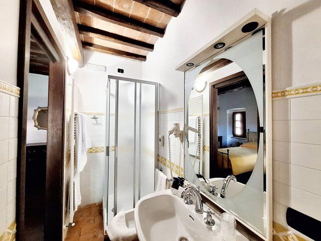 #15016 Struttura ricettiva con centro benessere e campo da golf in vendita - foto 90