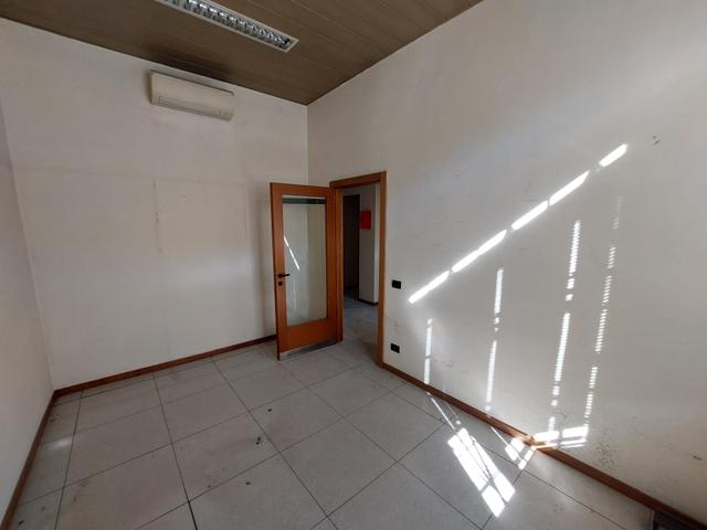 #2638158 Ampio locale in vendita in vendita - foto 3