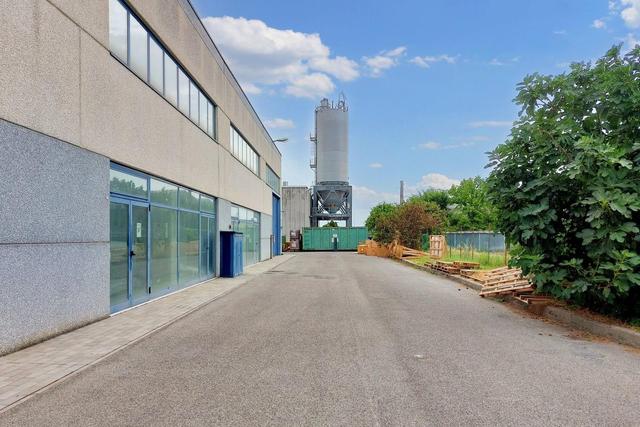 Stabilimenti produttivi in vendita