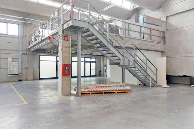 Stabilimenti produttivi in vendita