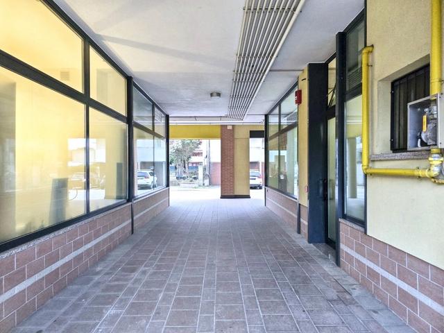 Negozi in vendita