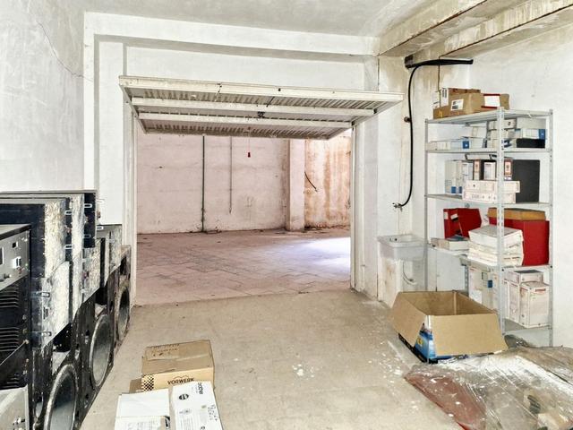 Garage in vendita
