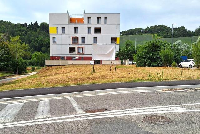 #24078 Area edificabile di 1227 mq in zona residenziale in vendita - foto 1