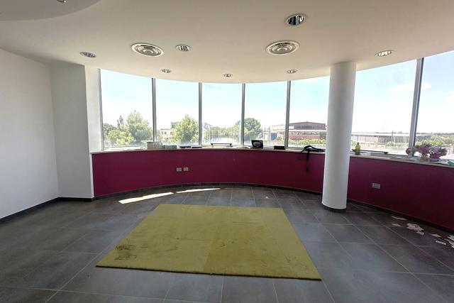 #2639837 Opificio con uffici e cortile privato (part 476) in vendita - foto 13