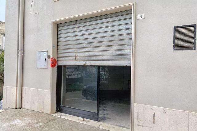 #19934 Locale commerciale ad uso negozio in vendita - foto 1