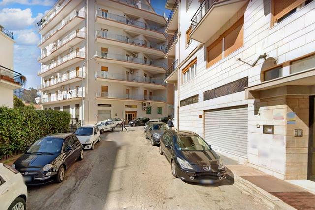 #19934 Locale commerciale ad uso negozio in vendita - foto 2