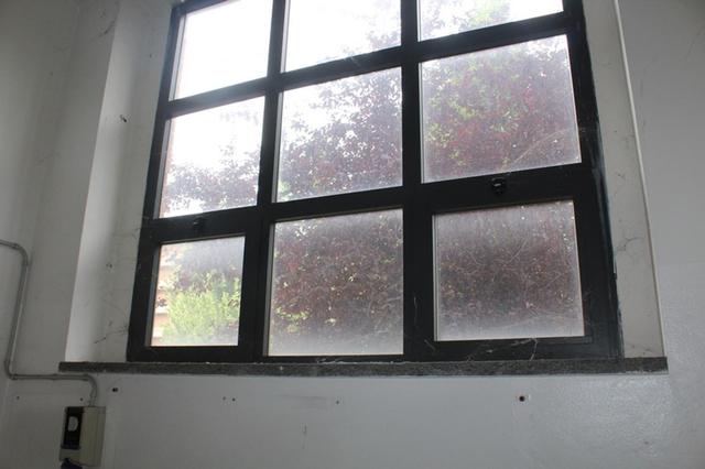 #14893 Tre negozi vicini in edificio polifunzionale in vendita - foto 2
