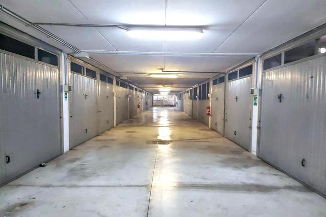 Garage in vendita